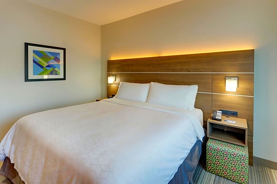 Holiday Inn Express Cincinnati North - Monroe By IHG