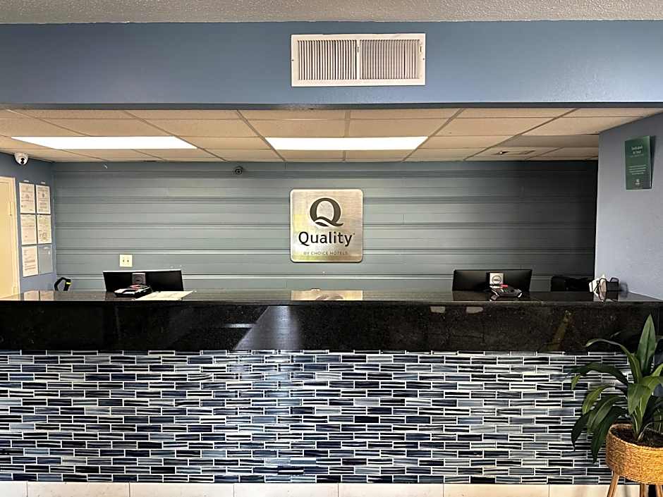 Quality Inn & Suites Cincinnati Uptown Norwood