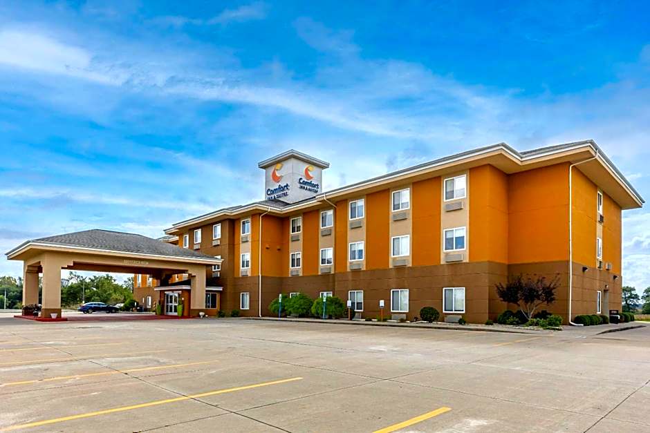 Comfort Inn & Suites Greenville I-70