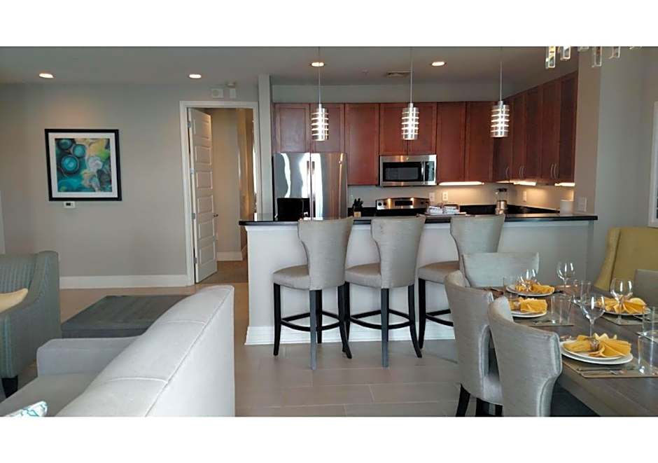 Deluxe 3-BR Condo - Lazy River Summer Fun - Special Offer Now!