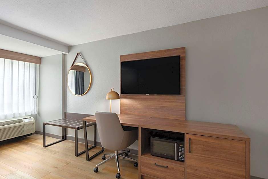 Hawthorn Extended Stay by Wyndham Knoxville