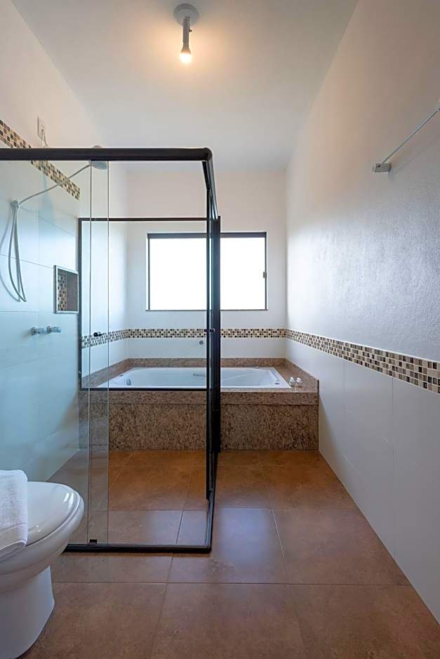 Pousada Além das Formas - Acesso a cachoeiras e gruta encantada