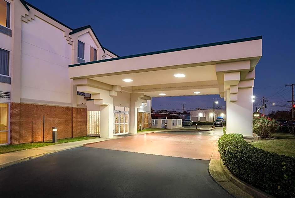 Days Inn & Suites by Wyndham Ridgeland