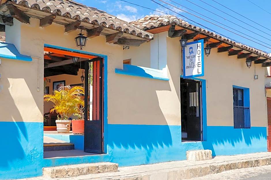 MESON DE LOS ANGELES