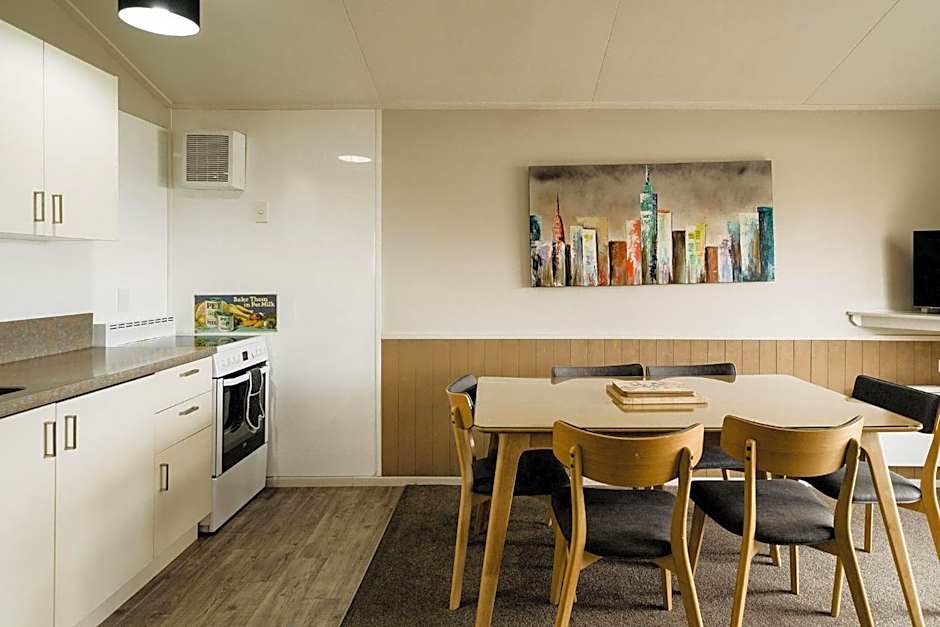 Lakes Edge Holiday Park