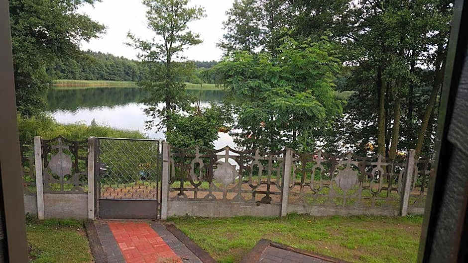 Domek letniskowy nad jeziorem w Stęszewku