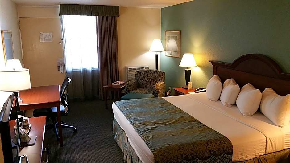 Baymont by Wyndham Sarasota