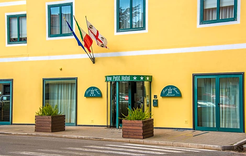 New Petit Hotel