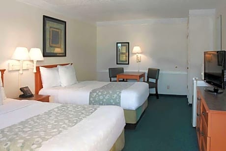 1 King Bed Accessible Room Smoking