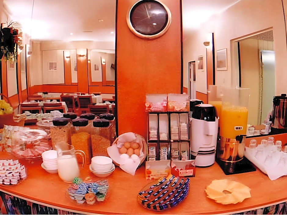 Carlton Hotel