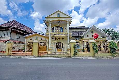 OYO 90307 Fj Alfaeyza Kost