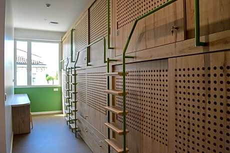 Bed in 6-Bed Mixed Dormitory Room