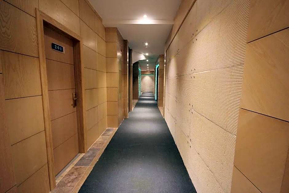 Menoir Dorsett Madrid Leganés