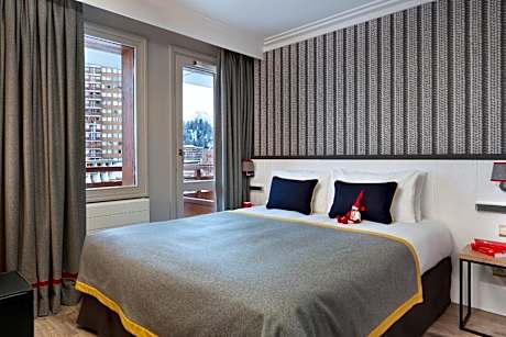 Two Connecting Rooms (4 Adults and 1 Child)