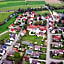 Hotel Waldblick BSR Garten mit Pavillons im Schwarzwald, ideal für Paare, Familien, Hunde