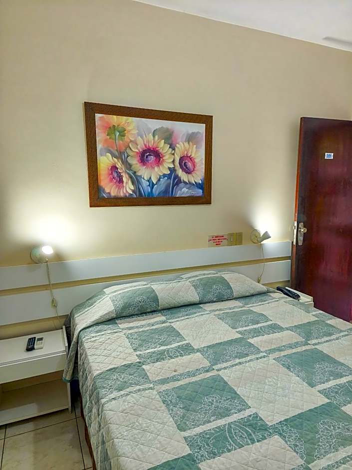 Foz Presidente Economic Hotel