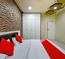 Super Hotel O Jagmohan Hotel