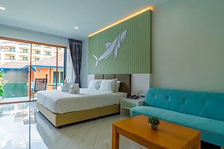 Deluxe Pool Access Room