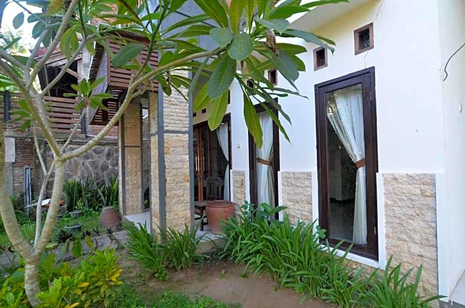 Puri Itoma Bungalows