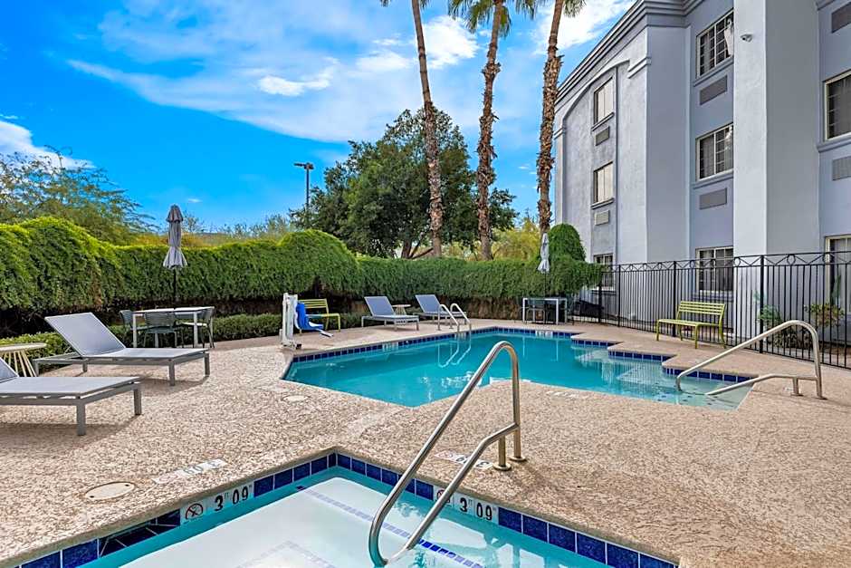 Spark by Hilton Glendale Peoria Phoenix North