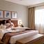 Sea Cliff Court Hotel & Luxury Apartments