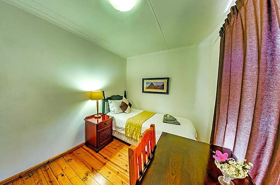 Amper Bo Guest House
