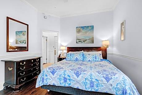 Deluxe Double Room (2 Adults + 1 Child)