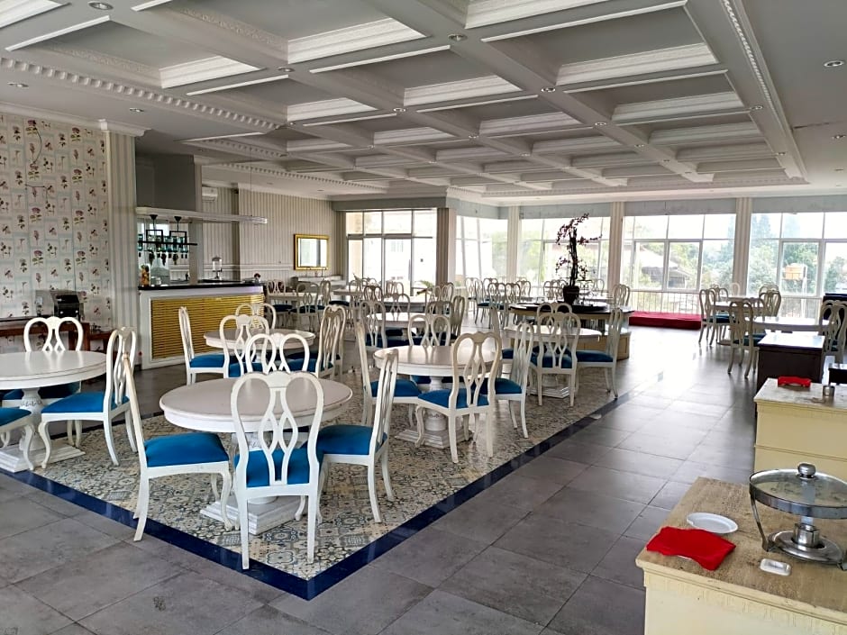 Rizen Premiere Hotel