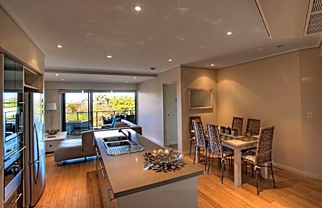 Beach Karma - Three-Bedroom Beachside Escape with Heated Communal Pool in Agnes Water