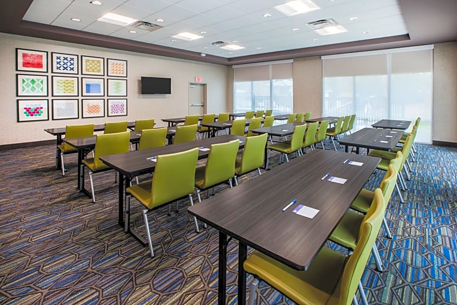 Holiday Inn Express Hotel & Suites Canton By IHG