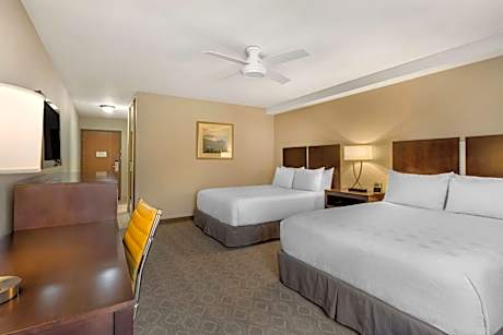 Queen Room with Two Queen Beds and Bath Tub - Mobility Accessible/Non-Smoking