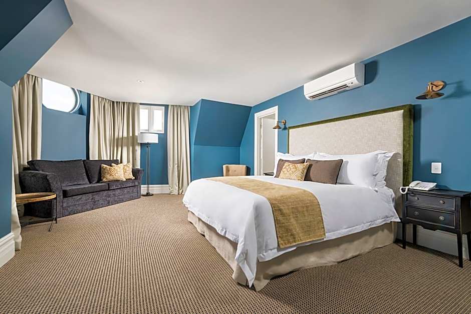 The National Hotel