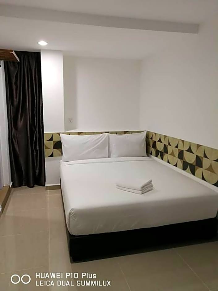 Grand Bagan Hotel