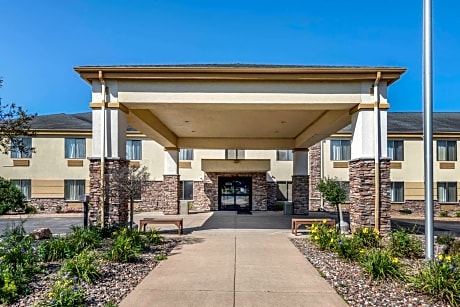 Comfort Inn & Suites Black River Falls I-94