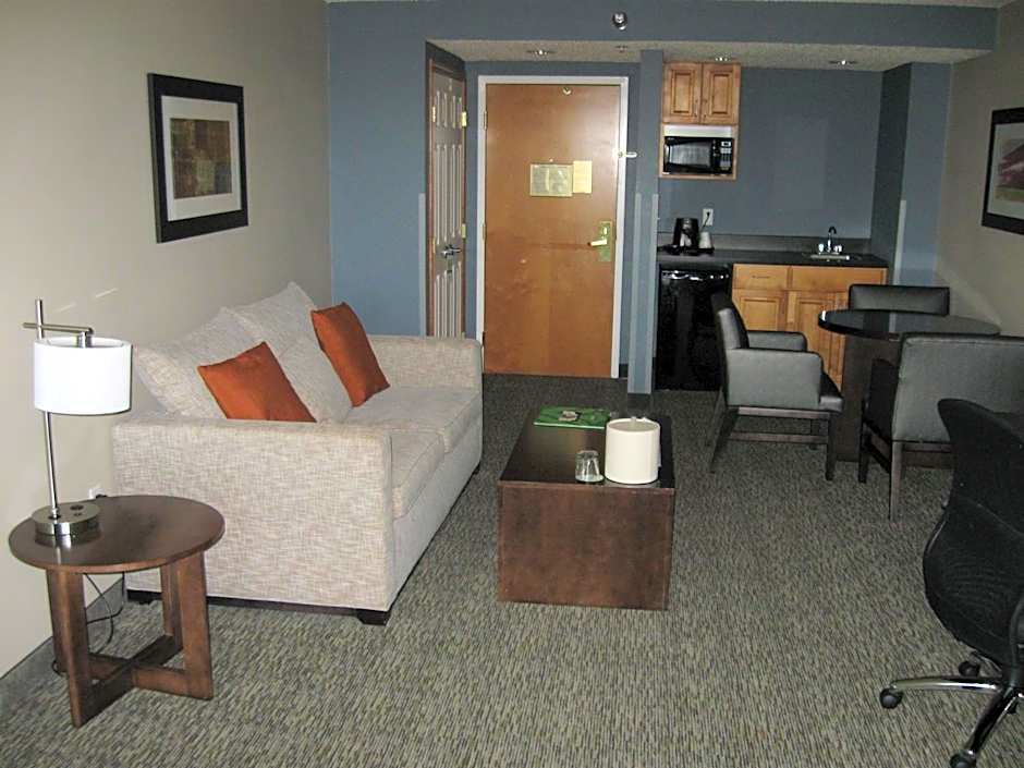 Wingate By Wyndham Fargo