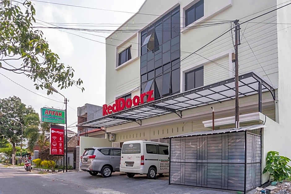 RedDoorz Syariah near Stadion Teladan Medan