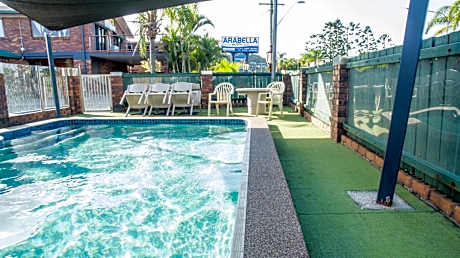 Arabella Motor Inn (formerly South Tweed Motor Inn)