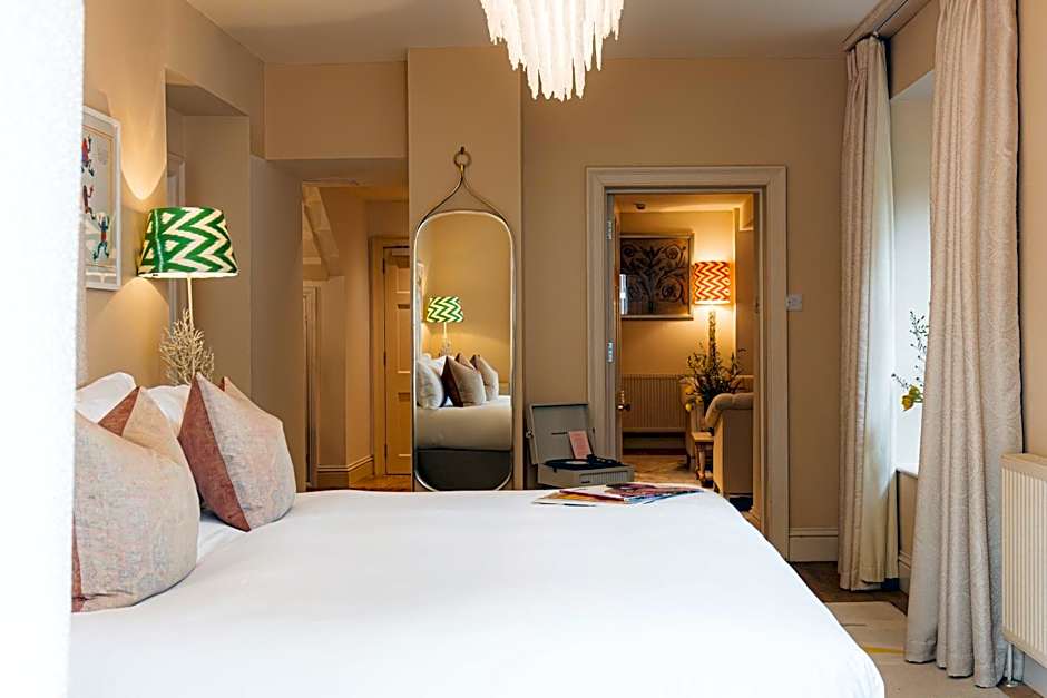 No 15 by GuestHouse, Bath