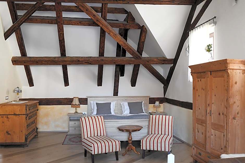 Hiša Linhart, Hotel & Restaurant