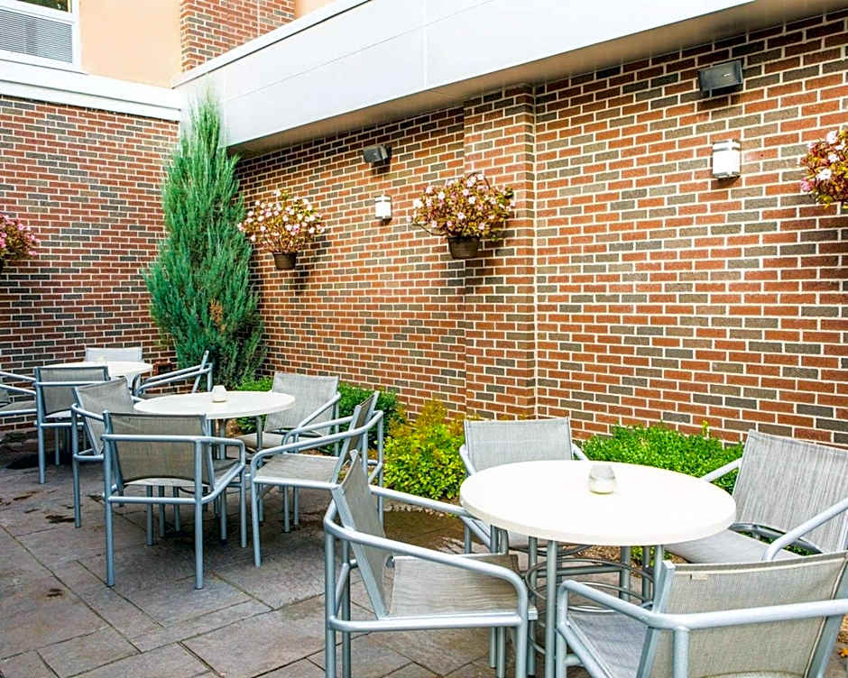 Cambria Hotel Traverse City