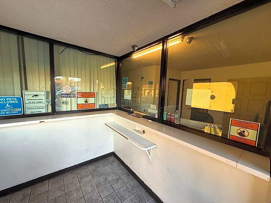 Rocky Inn Motel Long Beach, CA – Long Beach, CA