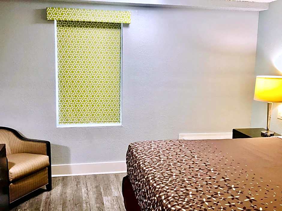 Montgomery Inn & Suites