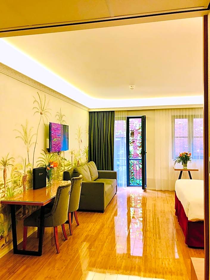 Chassé Hotel Residency