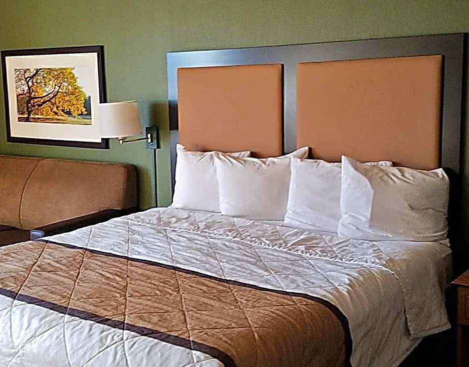 Studio 6 Extended Stay Milwaukee Brookfield WI
