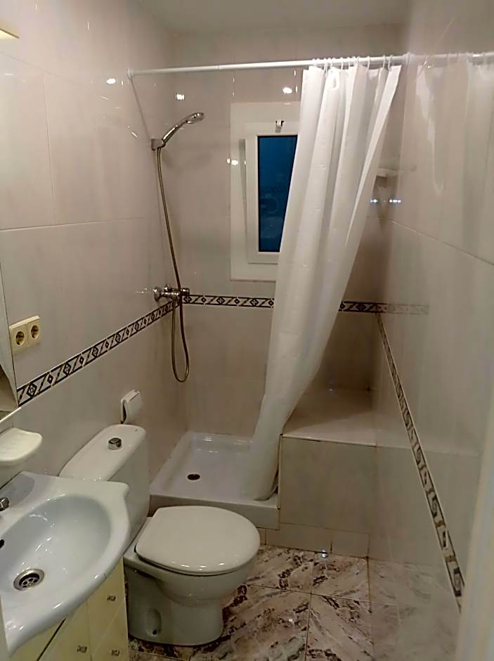 Private Room Available Cente City