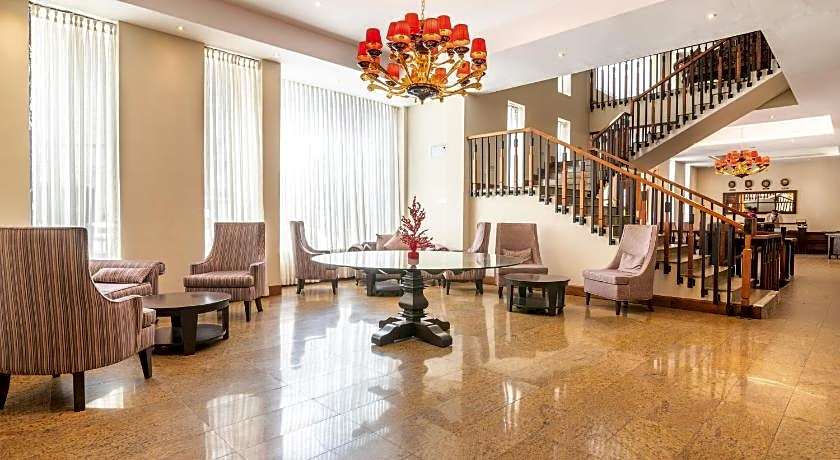 Oak Ray Regency Hotel