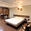 Hotel 3 Leaves