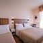 Hotel Soraya - Spiaggia Sawasdee with Beach, Restaurant & Parking