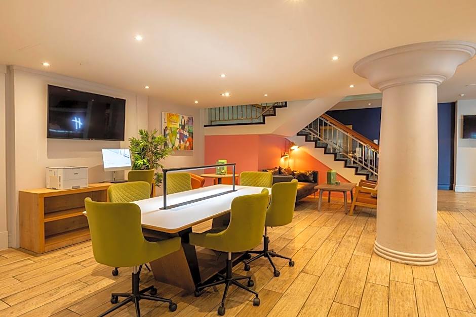 Holiday Inn Cardiff City By IHG