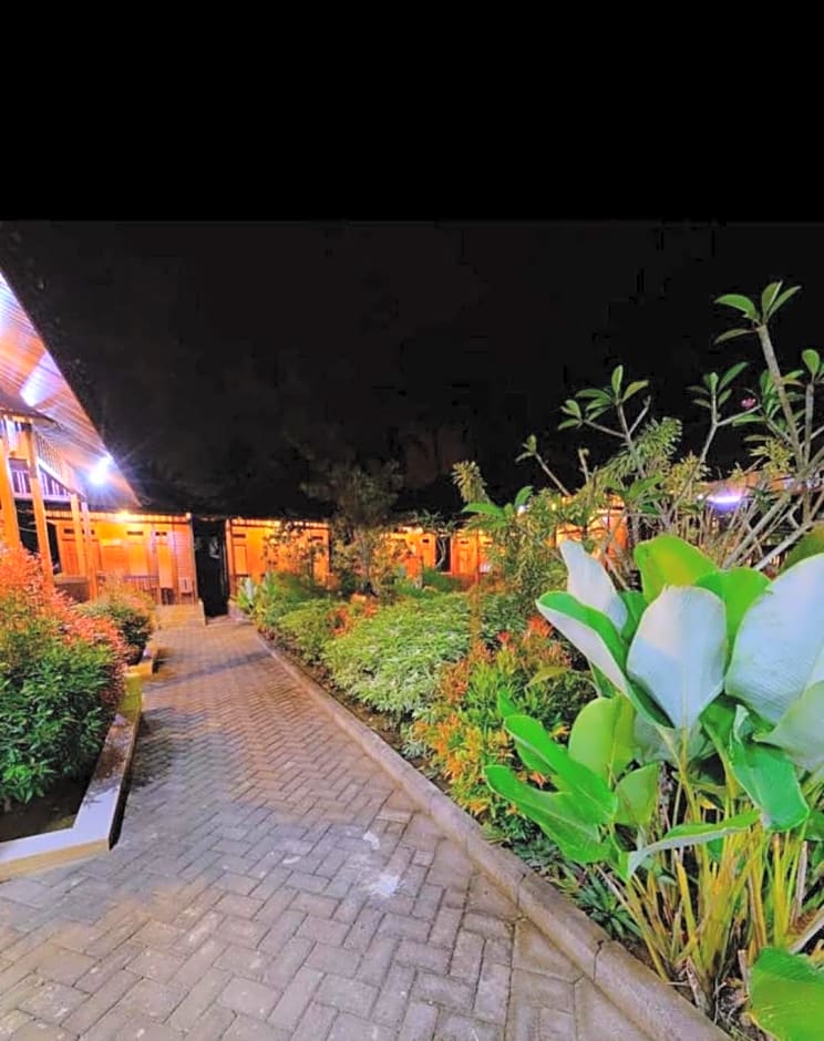 Rumah Mertua Pulau Merah